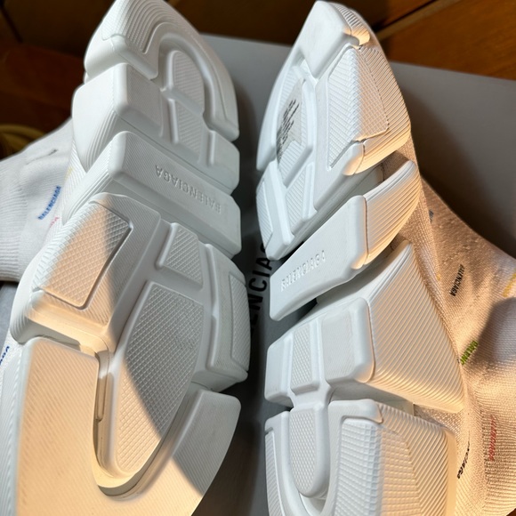 Brand NEW 41E— Balenciaga white/multicolor purchased at Saks Fifth Avenue US10. - Picture 4 of 6
